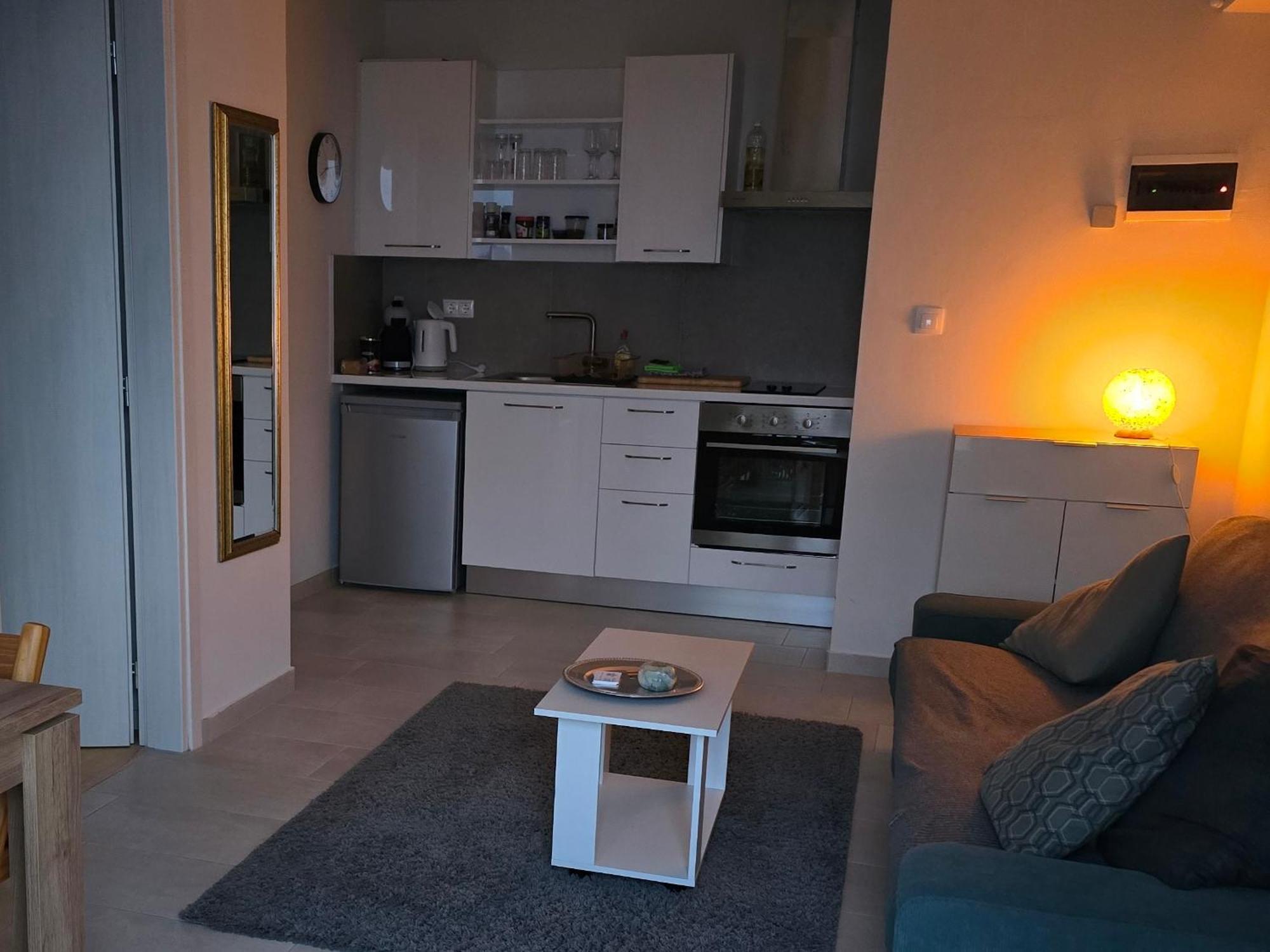 Vasiliki Studio, Beautiful New Built Appartement 10 Km To Airport Artemida  Exterior photo